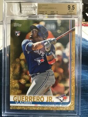 2019 Topps Gold 5x7 Oversized Vladimir Guerrero Jr #700 Rookie Card 1/10 BGS 9.5